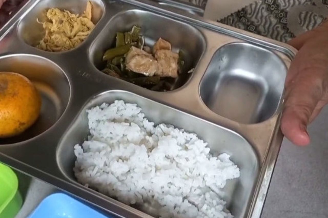 Pulogebang Residents Complain That Free Nutritious Eating Menu, Bumil And Toddlers Are Often Equated
