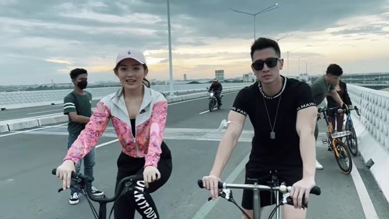 Verrell Bramasta And Natasha Wilona Play Bikes Together, Netizens Baper