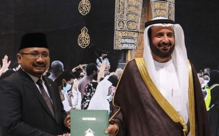 Menag Terima Dokumen MoU Penyelenggaraan Ibadah Haji 1444 H/2023 M