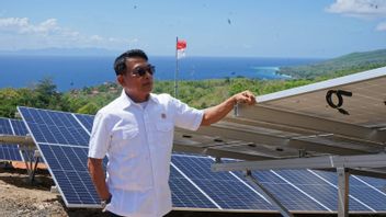 دعما لتسريع وتيرة تحول الطاقة الخضراء ، يستعرض Moeldoko بناء محطة الطاقة الشمسية الهجينة Nusa Penida