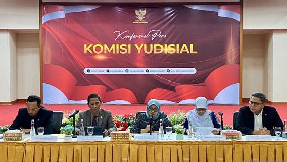 أرسلت KY خطاب توضيح إلى Dpr فيما يتعلق باختيار المرشحين لمنصب قضاة المحكمة العليا