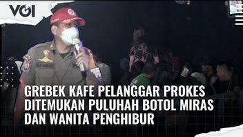 VIDEO: Seconds Of Joint Officers Raid Cafes For Prokes Violators In East Jakarta