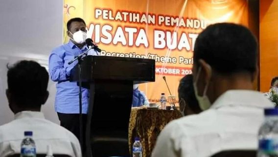 Warta Bantul: Pemkab Melatih Pemandu Wisata Agar Siap Layani Pelancong