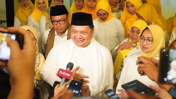 Airlangga Soal Kader Dukung AMIN: Itu Cuma Dikarungi Baju Golkar