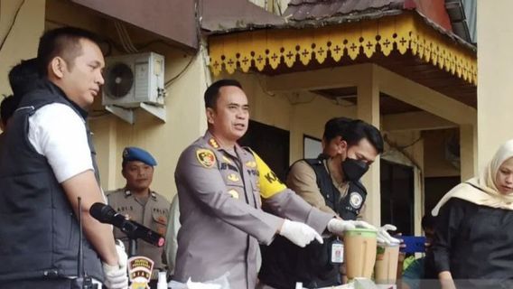 By Diblender Mixed Bleaching, Pekanbaru Police Destroyed Barbuk 5.1 Kg Of Crystal Methamphetamine And 1,836 Ecstasy Pills