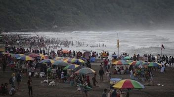 假期越来越贵，居民必须存钱更长时间