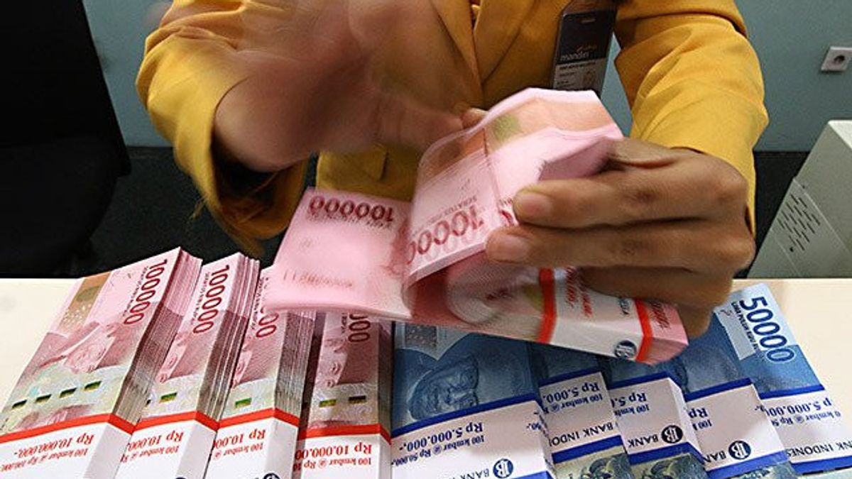 収益は44.43%増加し、富士金融の純利益は63億5000万ルピアに急増した。