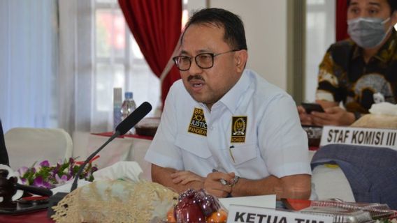 Anggota Komisi III DPR Kritik Usulan Vasektomi jadi Syarat Bansos: Langgar HAM dan Prinsip Kemanusiaan