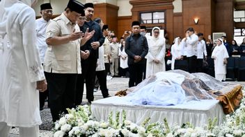 Pelayat Terakhir: Prabowo Hormat untuk Sang Maestro Silat