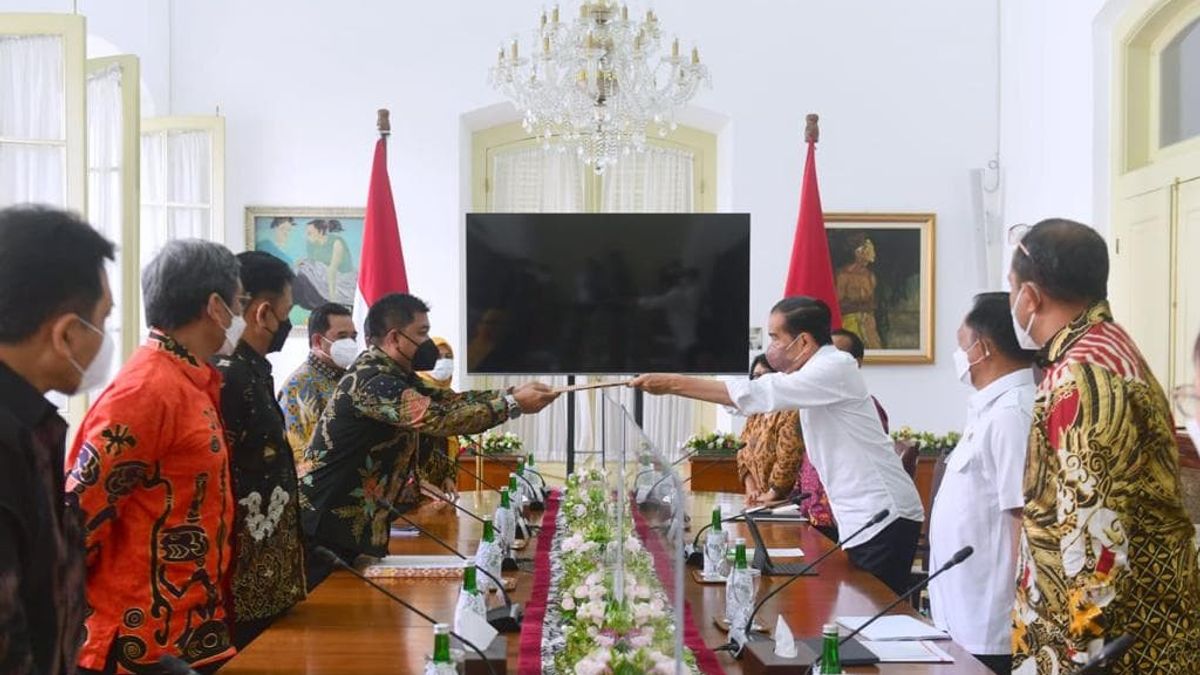 Timsel Submits 14 Candidates For KPU And 10 Bawaslu Members To Jokowi, Here's The List