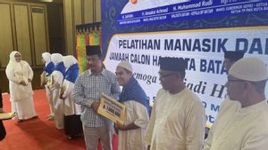 Lepas Calon Jemaah Haji, Wali Kota Batam Titip Doa