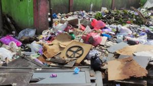 Sampah Membludak Usai Banjir Banjarmasin, Isinya Tumpukan Kasur, Lemari hingga Sofa 