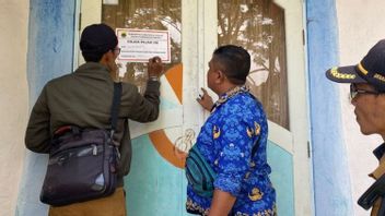 A Thousand Villas In Cianjur Paired With Tax In Arrears Stickers