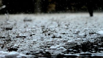 BMKG تتوقع جاكسل وجاكتيم أمطرت خلال ساعة نجابوبوريت في اليوم الأول من الصيام