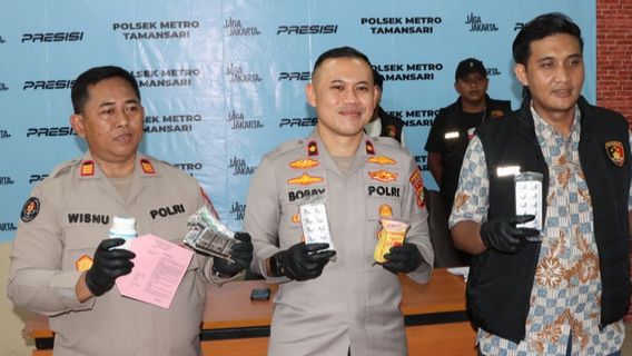 Polsektro Tamansari raided a cosmetics shop selling illegal hard drugs, daily turnover of Rp3 million