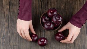 Memahami Apa Itu Warna Dark Cherry dan Pesona Elegan yang Ditampilkannya dalam Dunia Tren