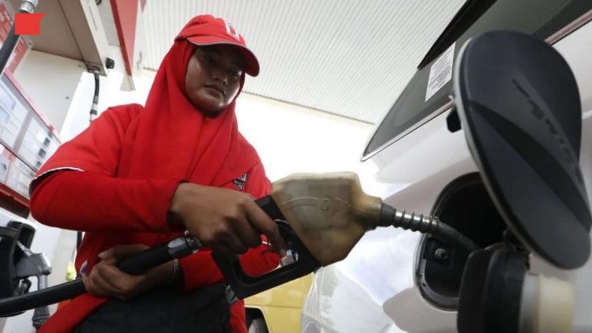 Les prix des carburants et du gaz de pétrole liquéfié non subventionnés augmentent, la classe moyenne est plus coincée
