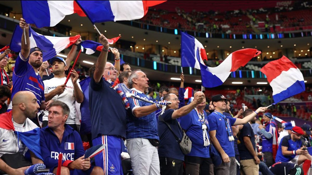 10 Thousand Officers And Hundreds Of Police Trucks Starting France's Success Celebration To The 2022 World Cup Final In Paris