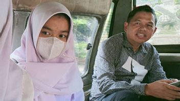 Naik Angkot Hadiri Sidang Mediasi Gugatan Cerai dengan Istri Anne Ratna, Dedi Mulyadi: Begitu Tak Bupati Saya Digugat Cerai