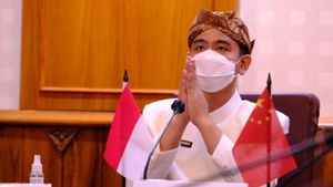 Berita Politik: Pengamat: Baru Jadi Wali Kota, Gibran Dinilai Belum Mampu Contoh Jokowi Maju di DKI