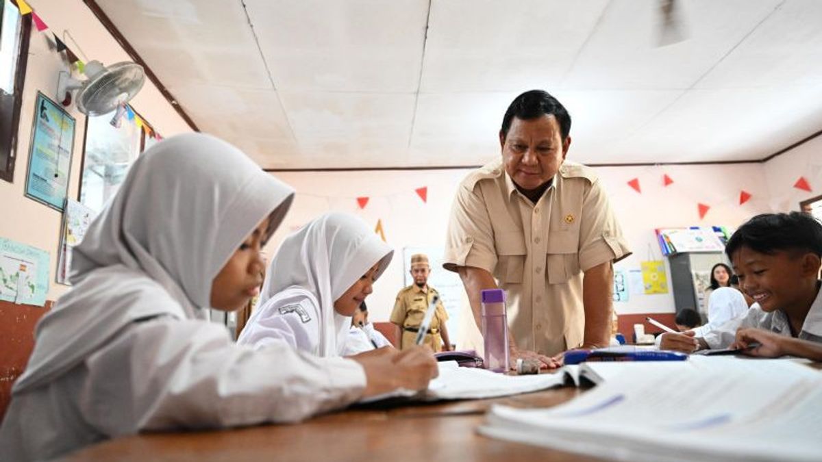 Presiden Prabowo Tinjau MBG Secara Mendadak di SD dan Dapur SPPG Bogor