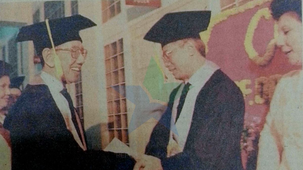 丹那拉的最初想法:Soemitro Djojohadikoesoemo的想法,Prabowo Subianto的父亲编织印度尼西亚的经济增长