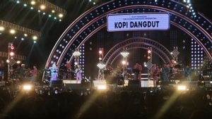 Elvy Sukaesih Tuntaskan Reuni dengan Tokyo Ska Paradise Orchestra di Synchronize Fest 2025