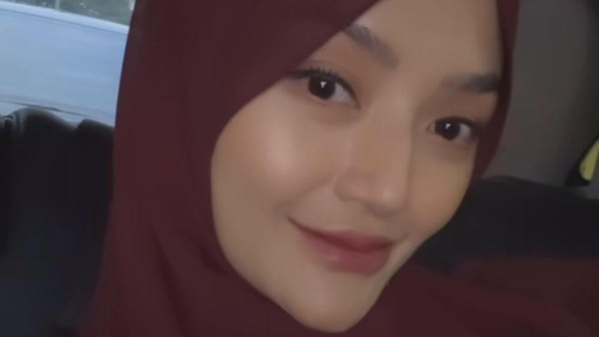 Praised And Supported By Husband Makes Siti Badriah More Confident To Wear Hijab
