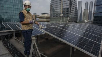 より効率的に、エネルギー鉱物資源省は、太陽光発電所の設置コストが80%減少したと述べています