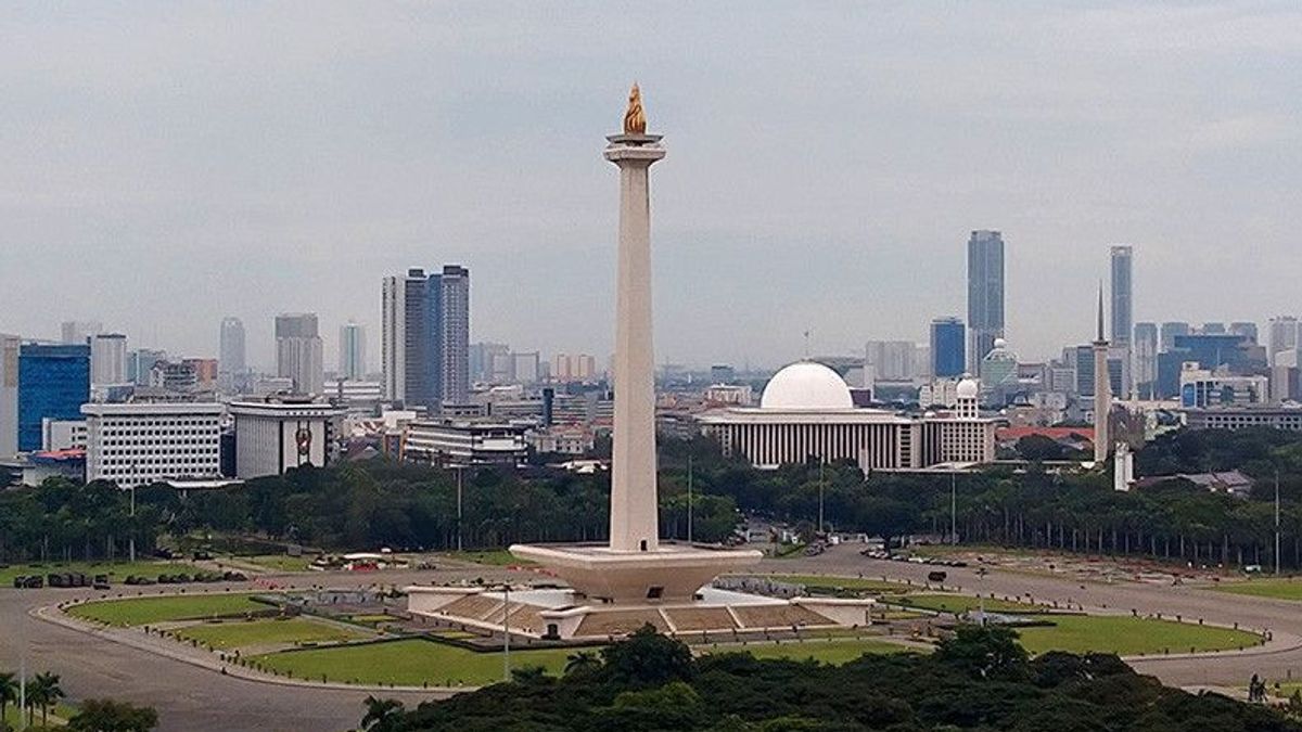 <i>Dear</i> Warga Jakarta, Siang Ini BMKG Prakirakan Cuaca Hujan