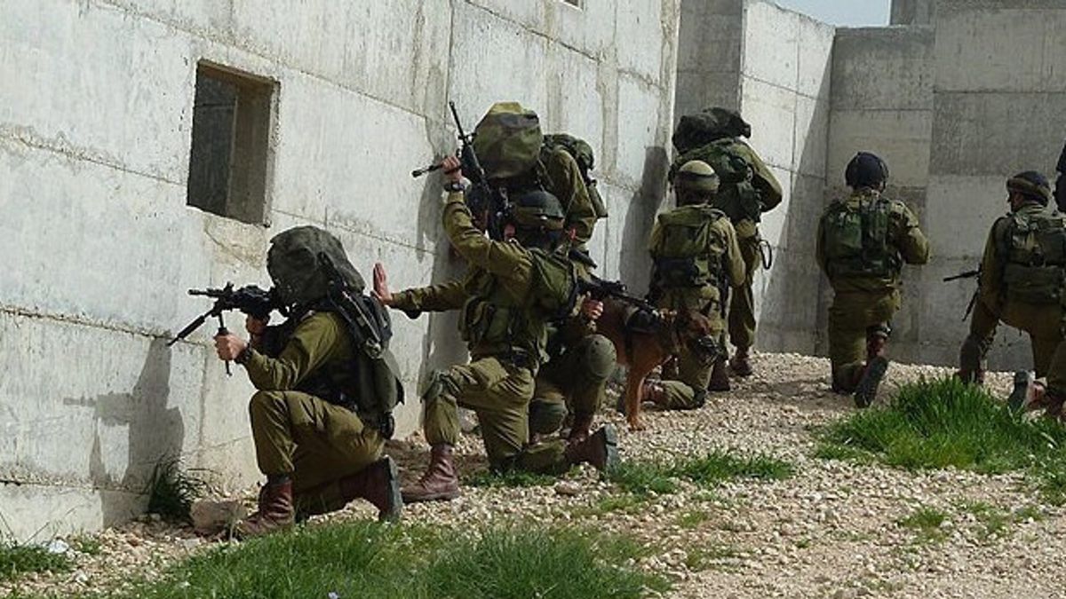 Israeli Army Arrest 100 Hamas Militants While Surrounding Kamal Adwan Gaza Hospital