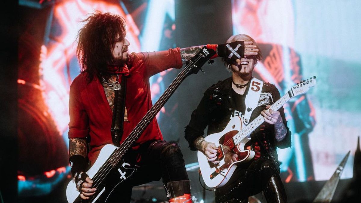 Nikki Sixx Ambil Bagian di Album <i>Rock Star</i> Dolly Parton