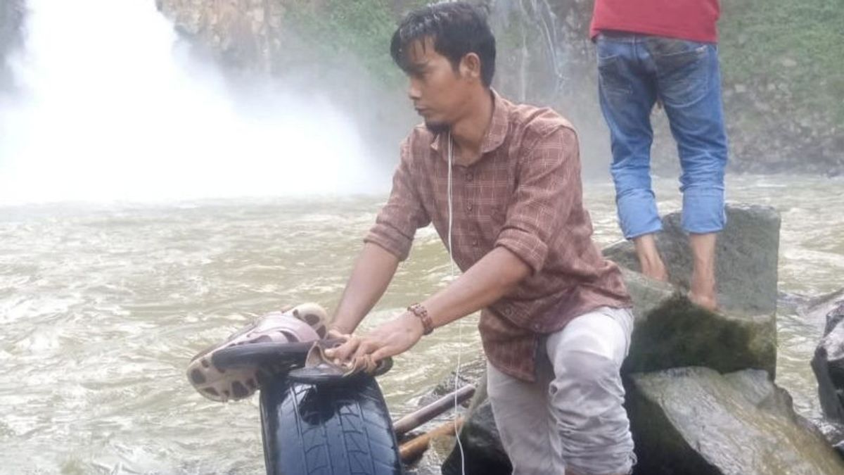 Sandal dan Ban dari Kecelakaan Kijang Innova Ditemukan di Air Terjun Subulussalam
