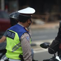 Survei: 63 Persen Masyarakat Tak Setuju Sepeda Motor Tak Boleh Boncengan saat PSBB