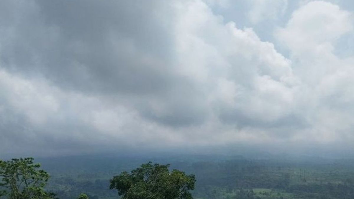 Mount Semeru Eruption Again For 104 Seconds