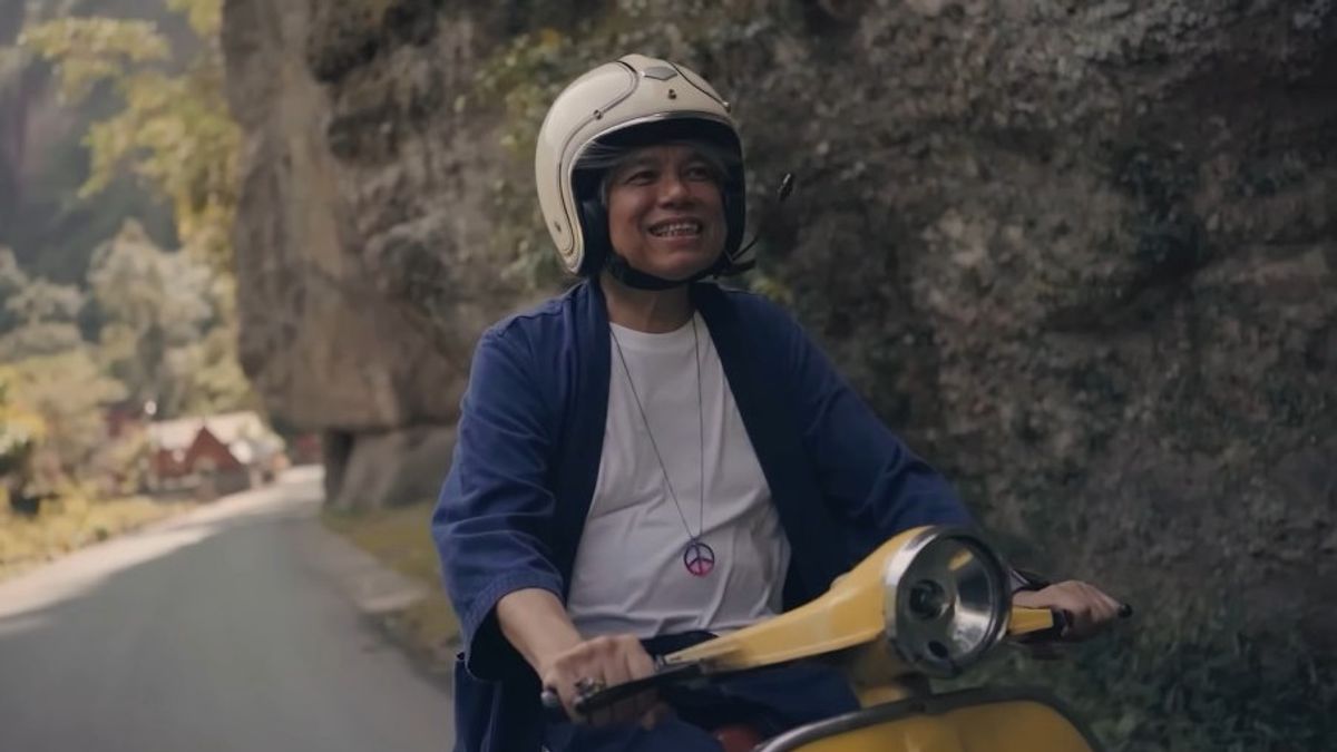 卡德里通过歌曲“Sabana Malu Sabana Rindu”带回复古城市流行的感觉