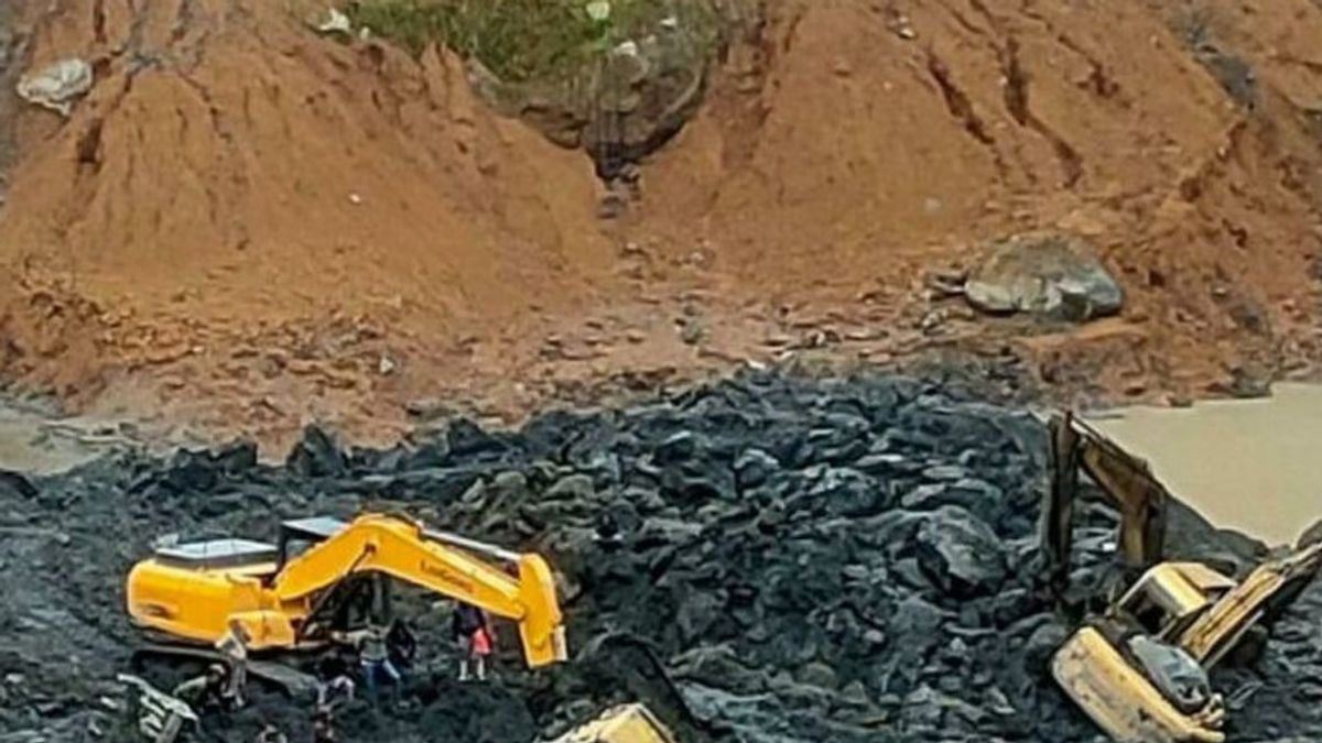 シアンジュールの地滑りで3人の砂鉱山労働者が死亡