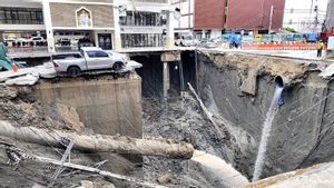 Lubang Besar Muncul di Bangkok, Otoritas MRT Ambil Tanggung Jawab