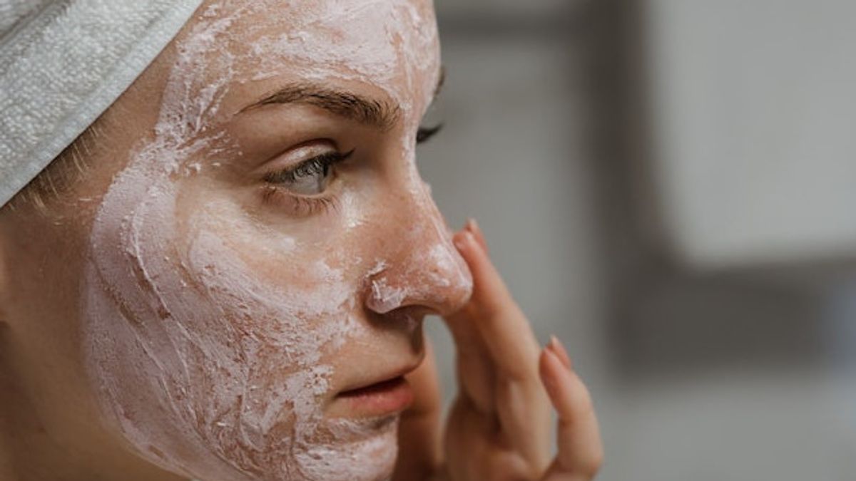 Jangan Salah Pilih, Ini Kandungan Skincare yang Cocok untuk Pemilik Kulit Wajah Berminyak