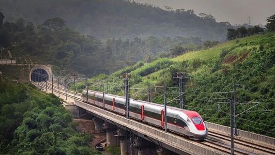 Kereta Cepat Whoosh Berperan Penting sebagai Katalisator Ekonomi