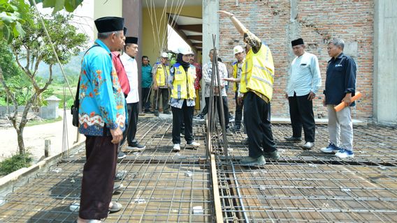 Cek Bangunan Ponpes di Pacitan, Dirjen Cipta Karya: Secara Umum Pelaksanaan Pembangunan Sudah Baik
