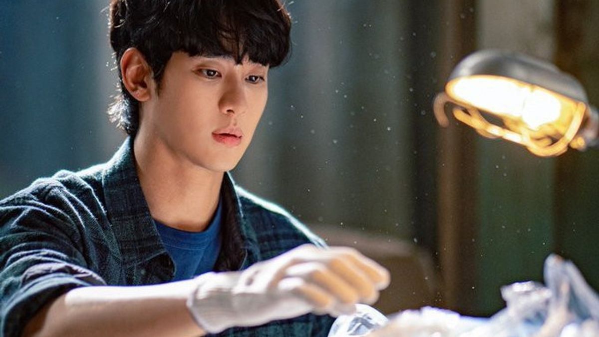 Kim Sae Ron's Case Controversy, Kim Soo Hyun's New Drama Still Shows