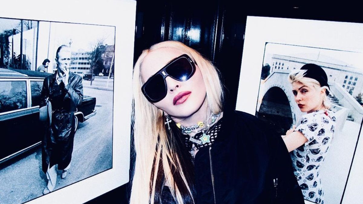 Madonna Critique Instagram Après Avoir Supprimé Les Photos D’exposition Du Mamelon Mammaire