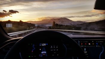 ina : La fonctionnalité du pilote automatique de Tesla enquête après une série d'accidents