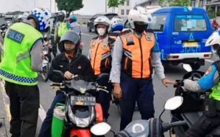 Dinas Perhubungan DKI Jakarta Bersama Polda Metro Jaya Tilang 1.205 Kendaraan Bermotor Melawan Arah