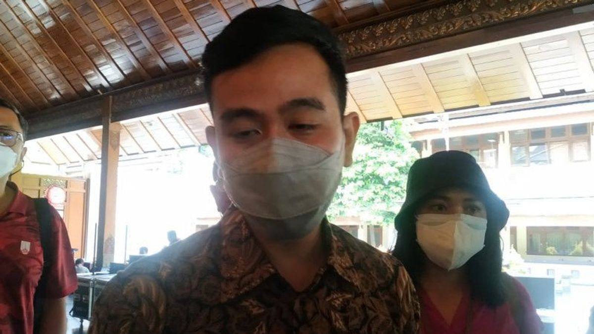 Siswa Berseragam Dilarang Masuk Mal, Mas Gibran Minta Pengelola Proaktif 