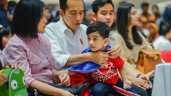 Le Président Jokowi Soulage Le Désir Avec Jan Ethes Via L’appel Vidéo