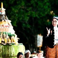 Borobudur Gelar Kirab Pusaka Perdana, Menteri Kebudayaan Ingatkan Warisan Dunia yang Tetap Hidup