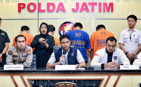 Polda Jatim Bongkar Sindikat Pengelola Judi Online Beromzet Ratusan Miliar