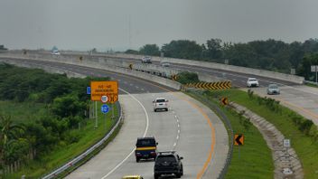 5,878 Vehicles Through The Colomadu-Ngawen Toll Road Functional